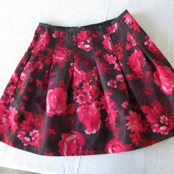 GAP Dresses & Skirts - Gap Floral Flare Pleated Skirt with Pockets
